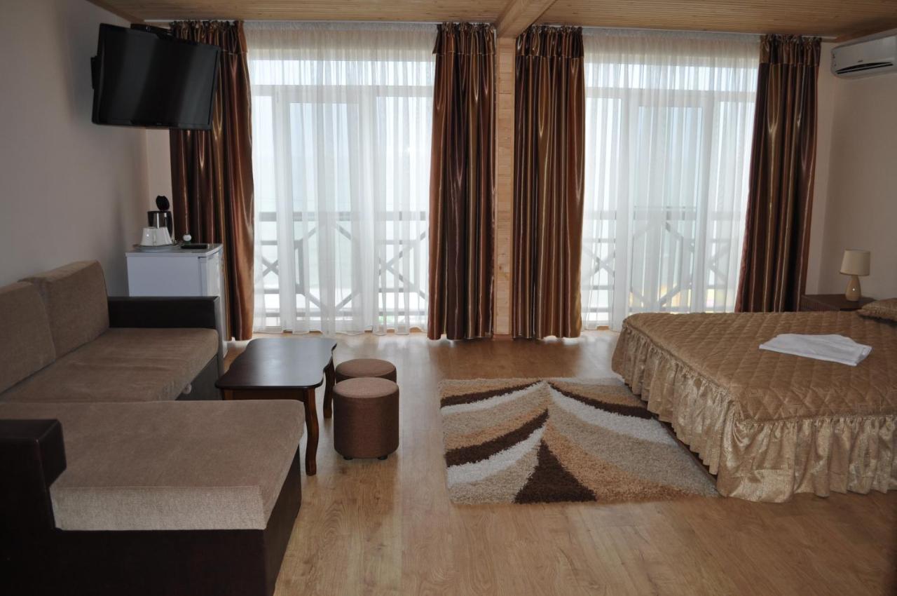 Веселий Кут Hotel Зализний Порт Екстериор снимка