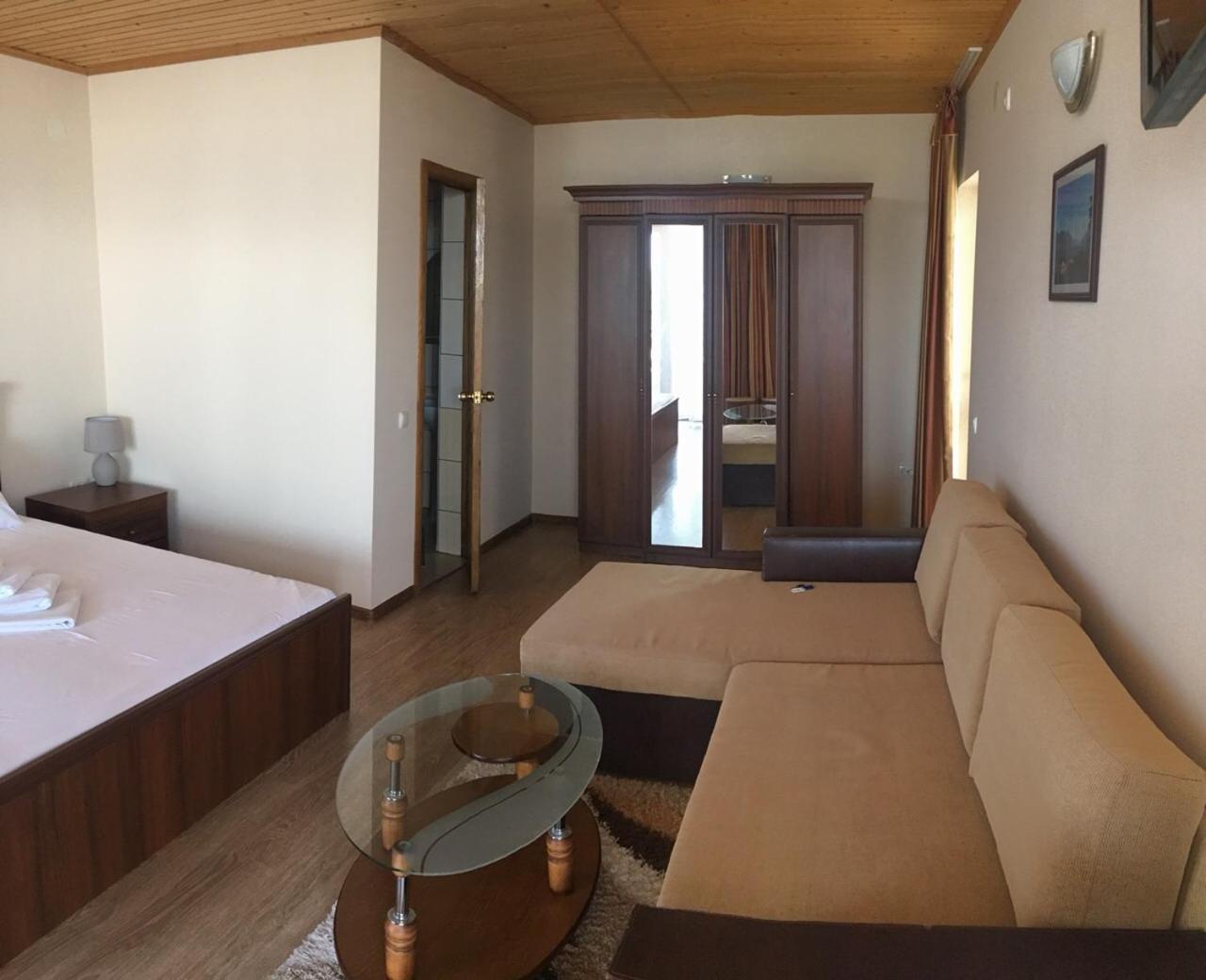 Веселий Кут Hotel Зализний Порт Екстериор снимка